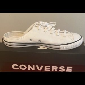 White Women’s US 8 Converse *